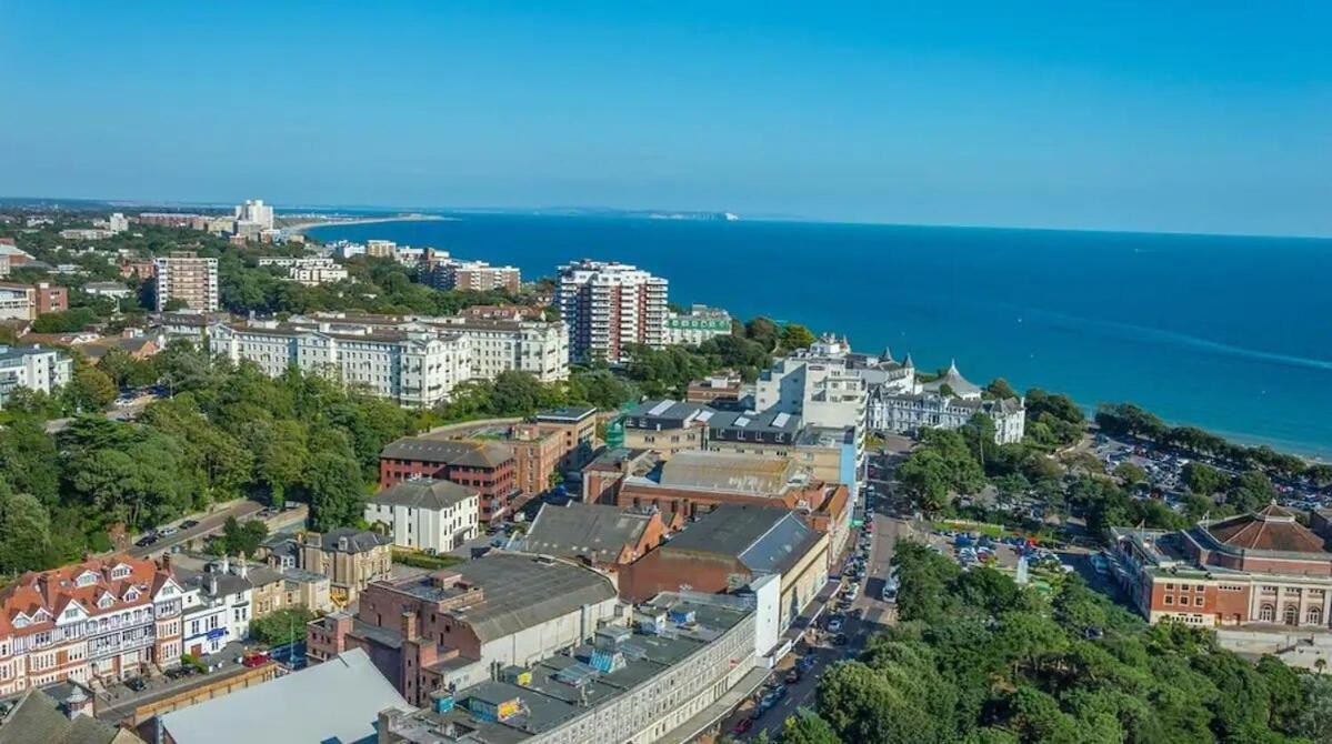 Flat-B, 4 Adults, 20 Mins To Beach, Netflix, Wifi, Sleeps 4 Adults Bournemouth Exterior photo
