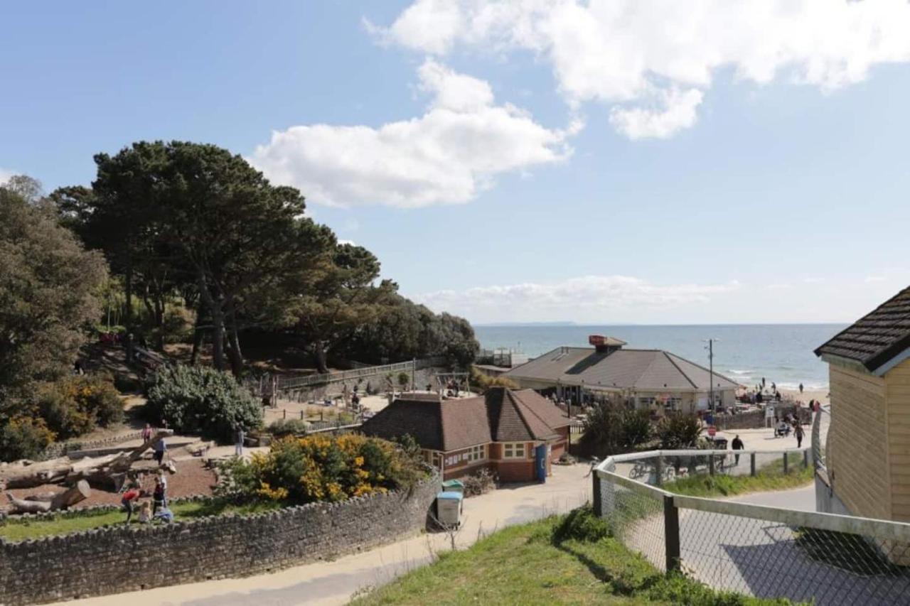 Flat-B, 4 Adults, 20 Mins To Beach, Netflix, Wifi, Sleeps 4 Adults Bournemouth Exterior photo